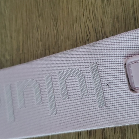 New Lululemon Pastel Pink Never Lost Keychain - Picture 6 of 7